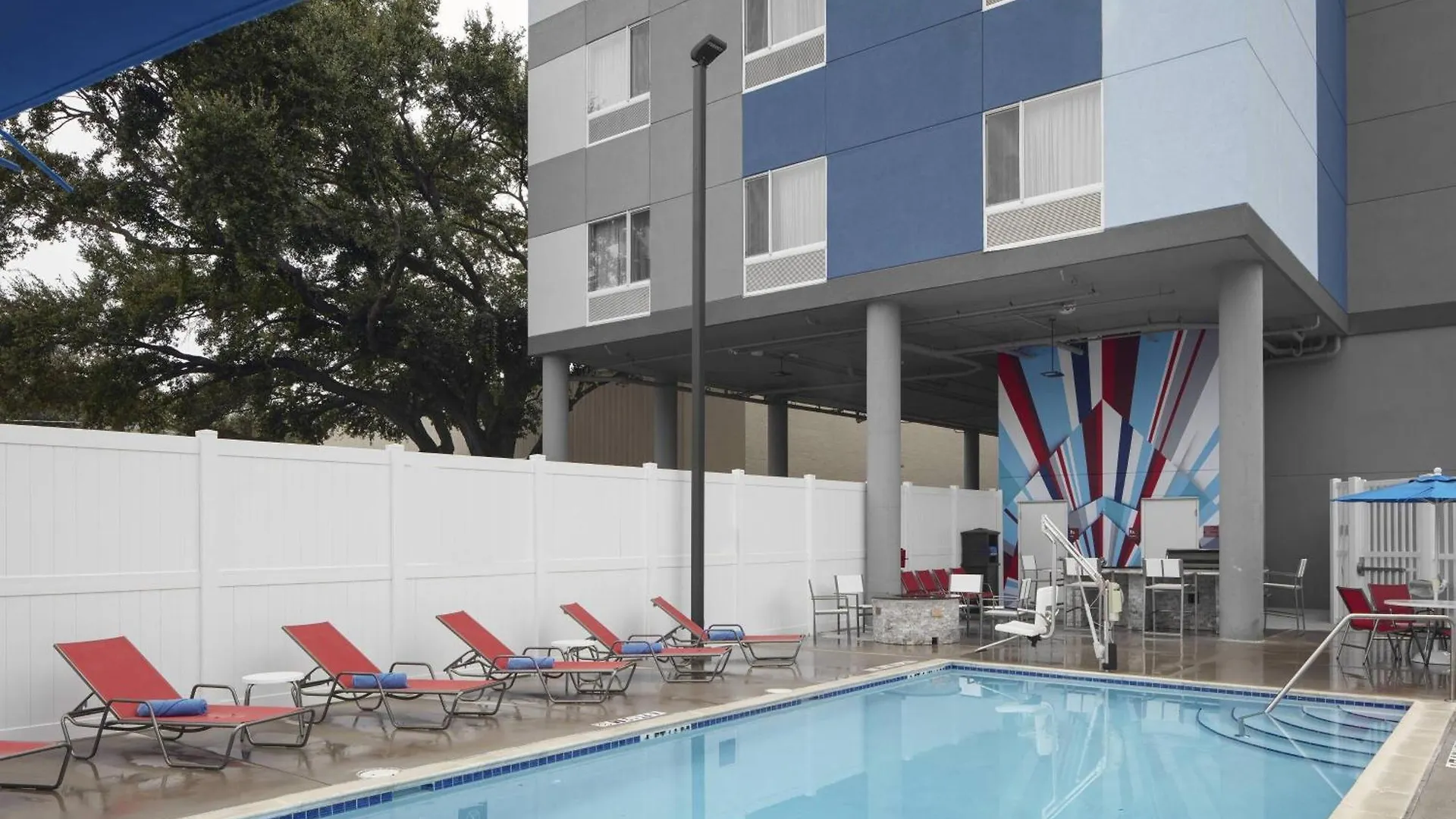 Towneplace Suites By Marriott Tampa South Hotel