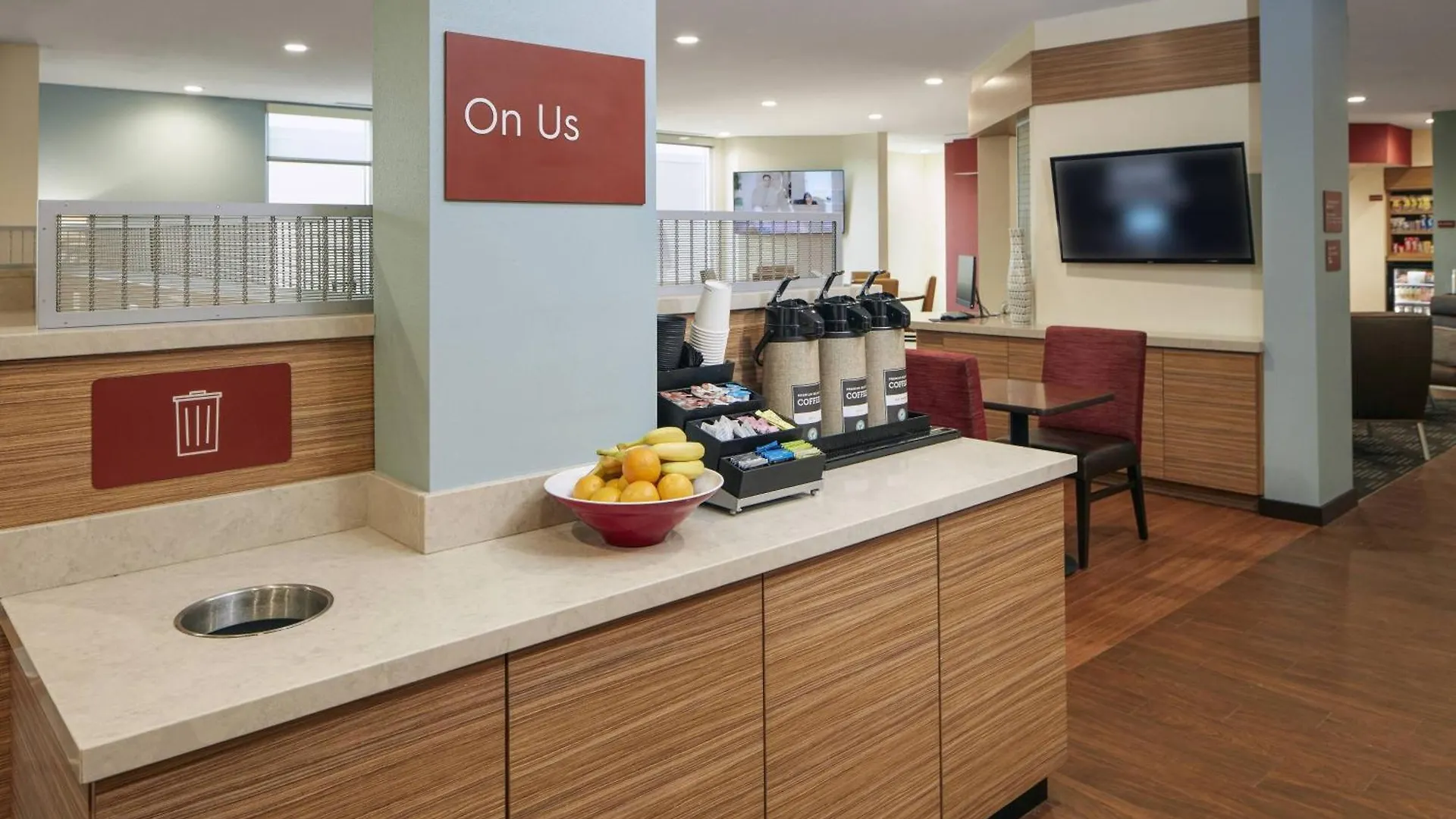 Towneplace Suites By Marriott Tampa South Hotel