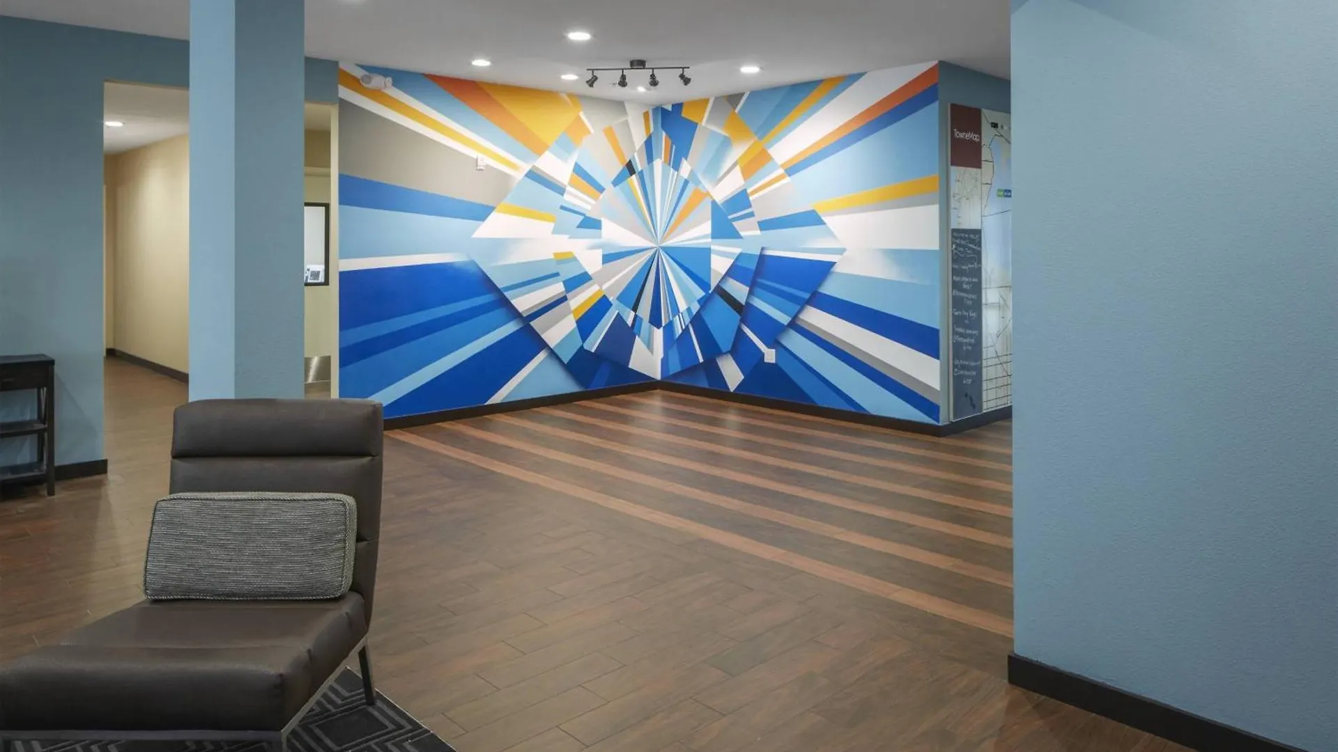 Towneplace Suites By Marriott Tampa South Hotel